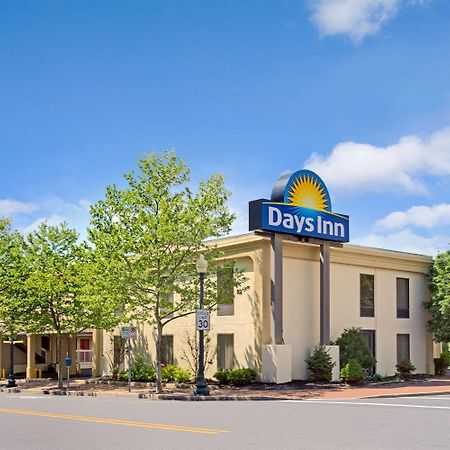 Days Inn By Wyndham Silver Spring Exteriör bild