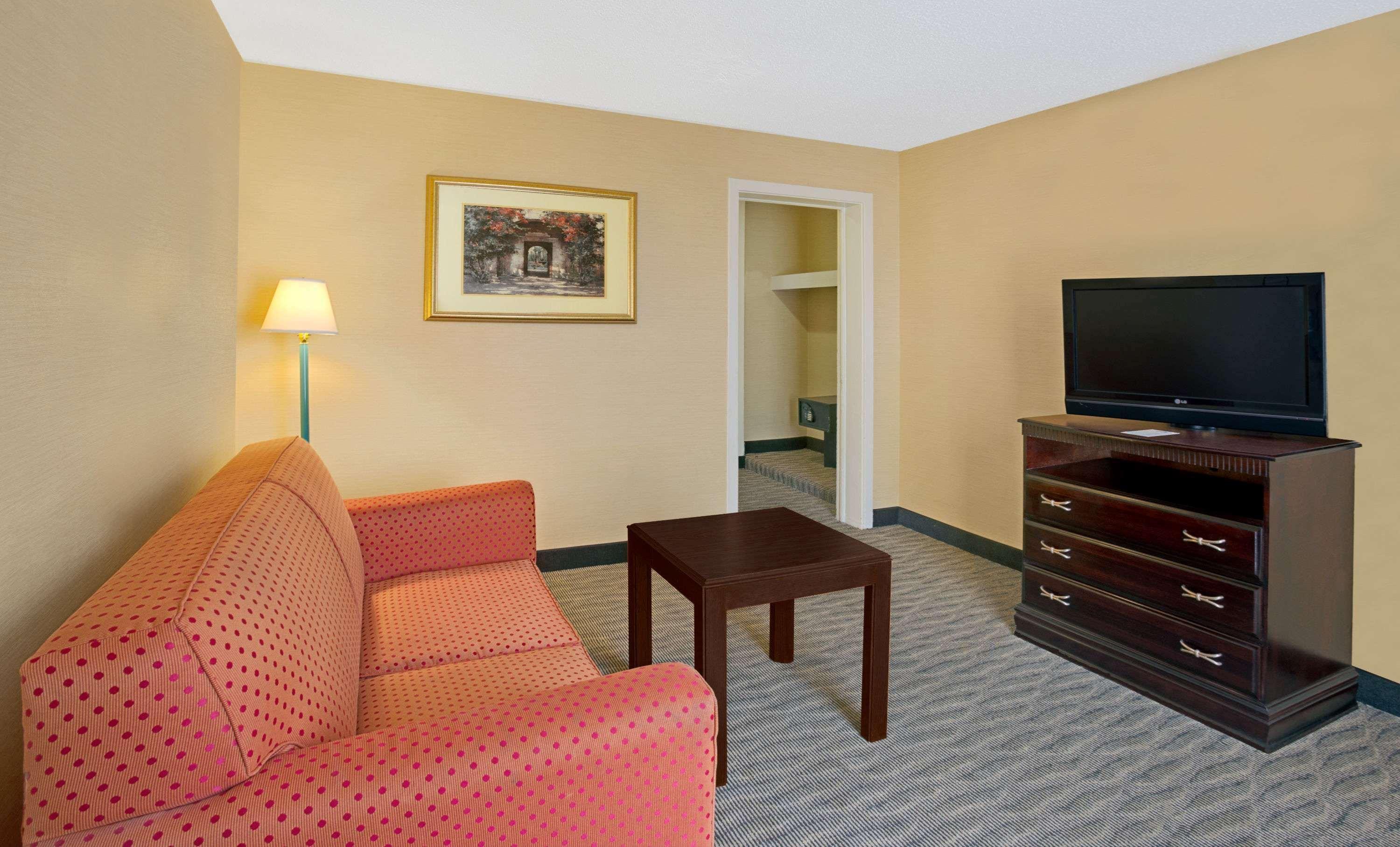 Days Inn By Wyndham Silver Spring Exteriör bild