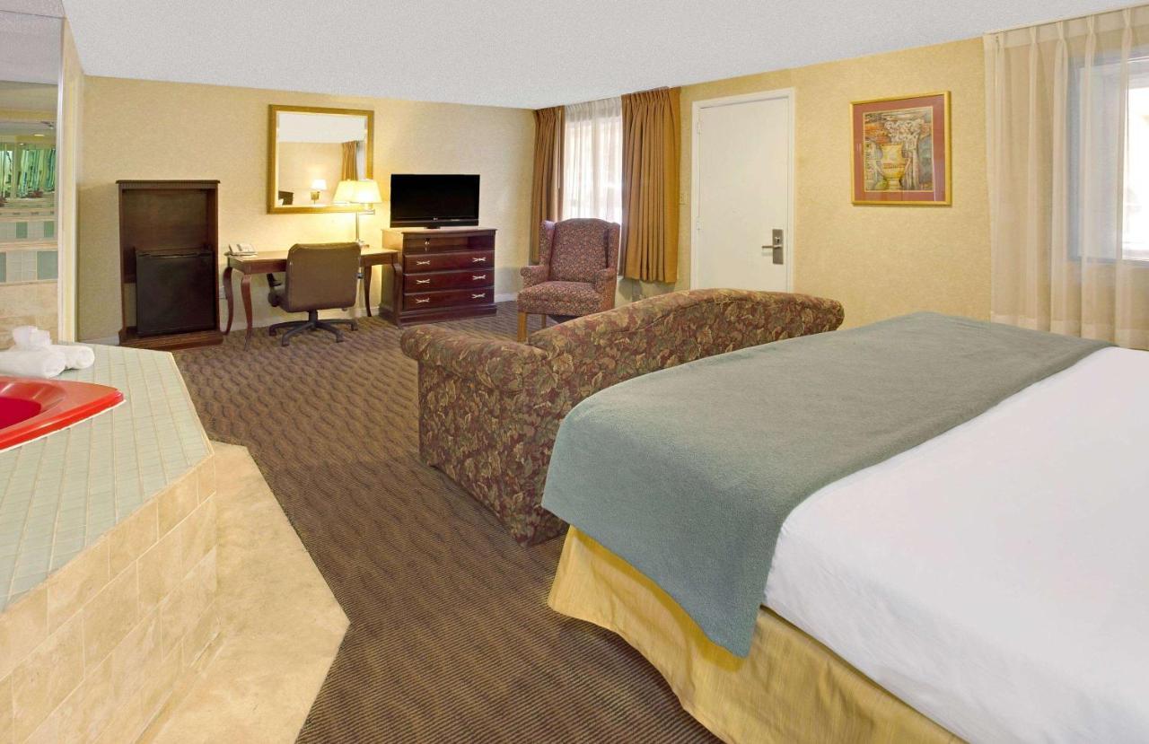 Days Inn By Wyndham Silver Spring Exteriör bild