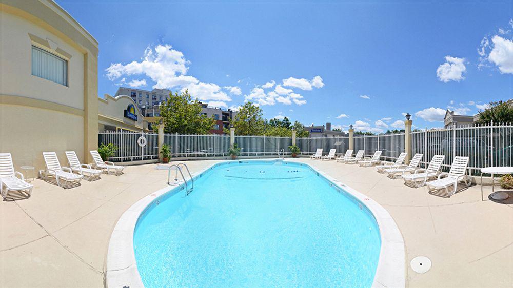 Days Inn By Wyndham Silver Spring Exteriör bild